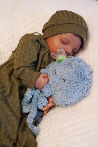 Ella and Ollie Baby Gown and Beanie